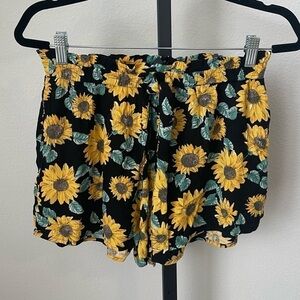 Divided H&M Sunflower Print Pull On Shorts Size Small